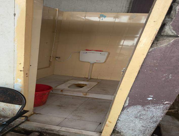 Waiting Area Ladies — before renovation