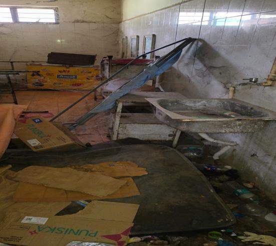 Common Wash Room Right — before renovation
