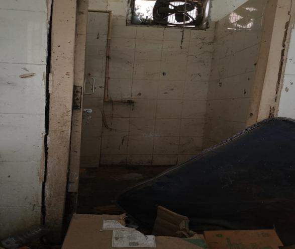 Common Wash Room Right & Common Wash Room Left — before renovation