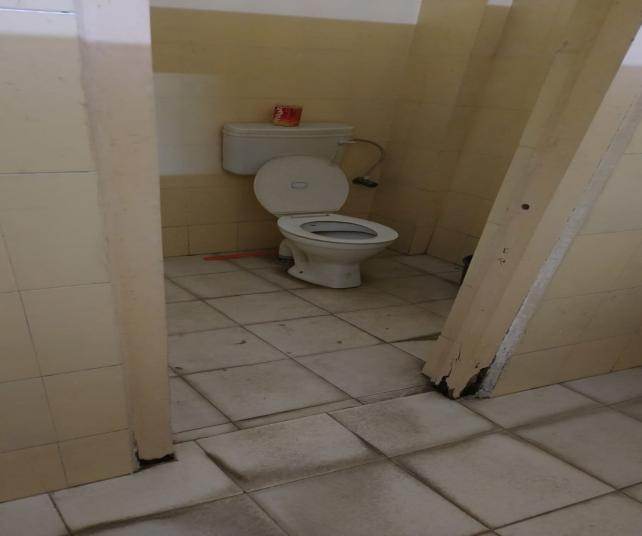 Ladies Wash Room 01 — before renovation