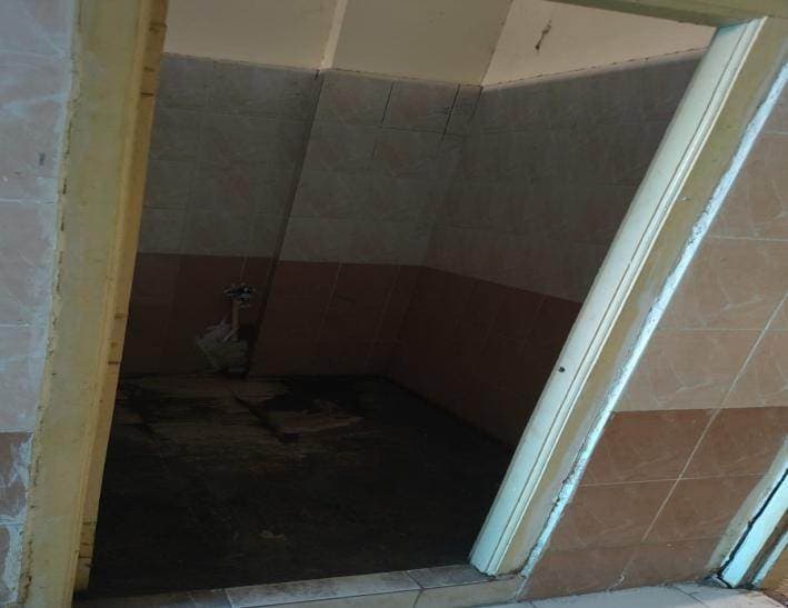 Milk Room Left Wash Room 02 — before renovation