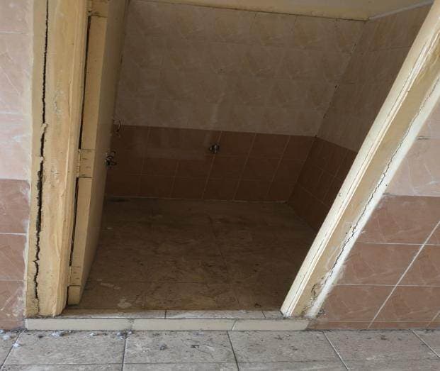 Common Wash Room Left 02 — before renovation