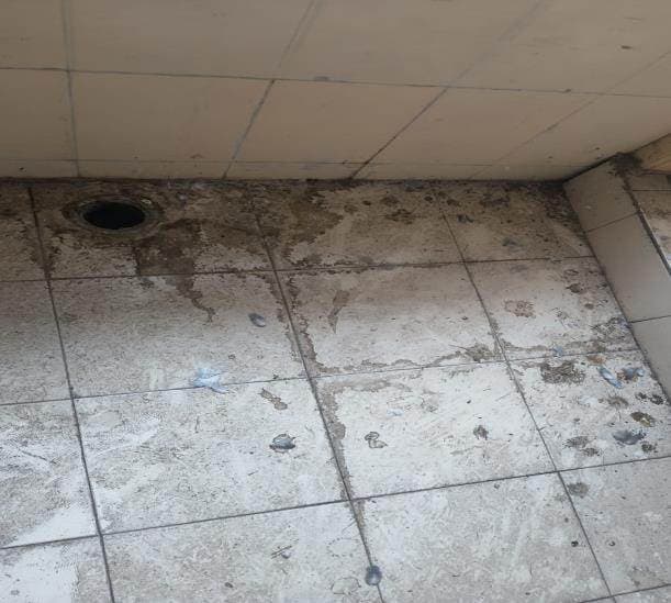 Common Wash Room Right 04 — before renovation